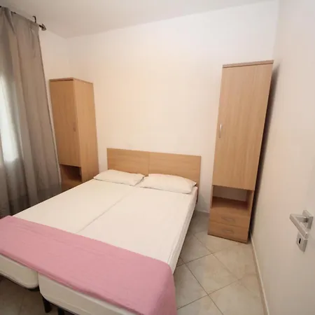 Holiday home Debby 01